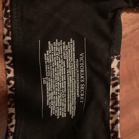 Victoria Secret 34D push up bra - Picture 3 of 3